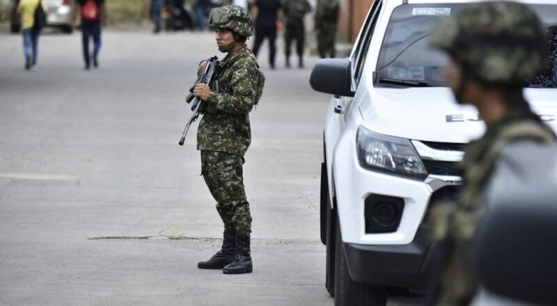 Kolombiya ordusu milyonlarca mermi el bombasi ve fuzeyi kaybetti